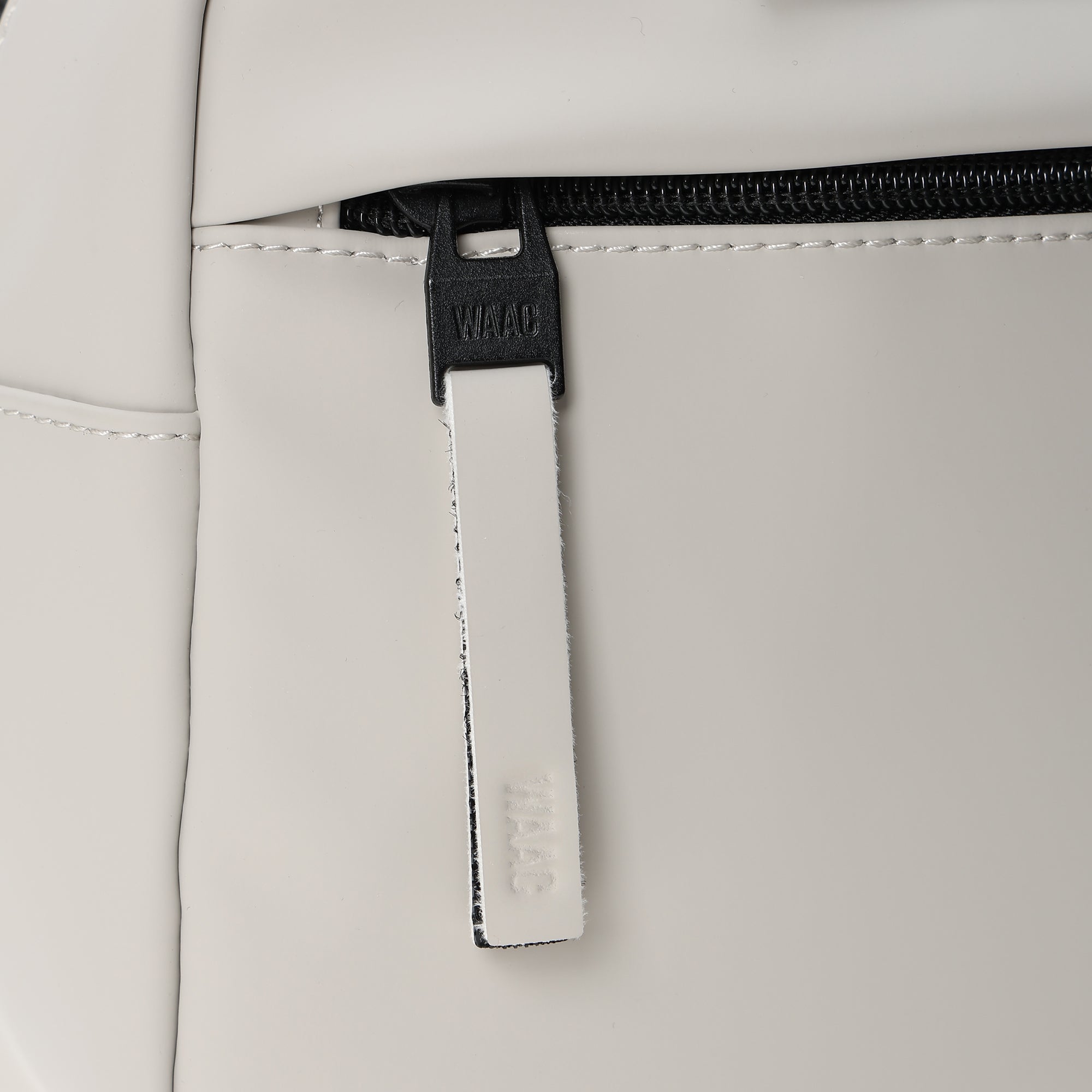 UNISEX MATTE FAUX LEATHER カートバッグ ブラック