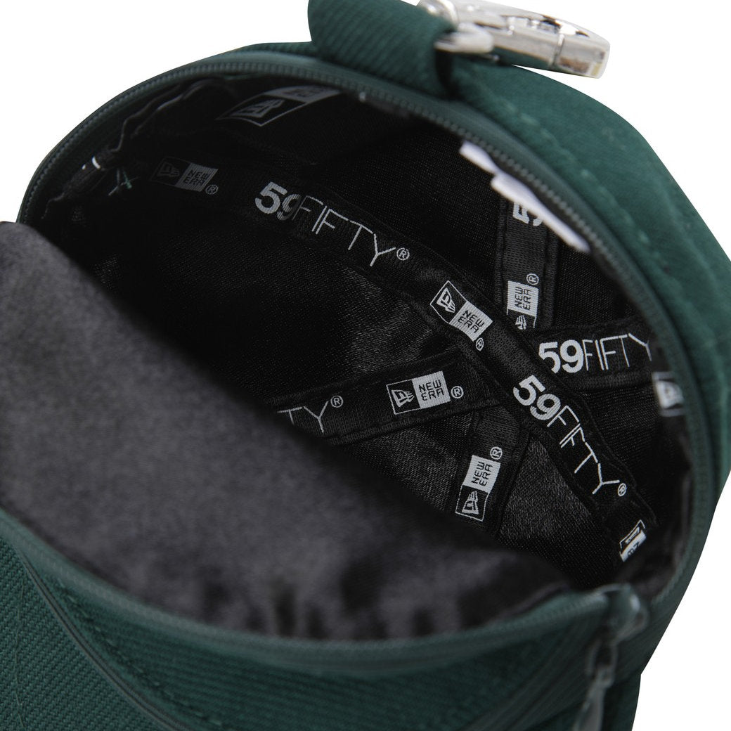 UNISEX NEW ERA FACE WAACKY CAPボールポーチ ダークグリーン