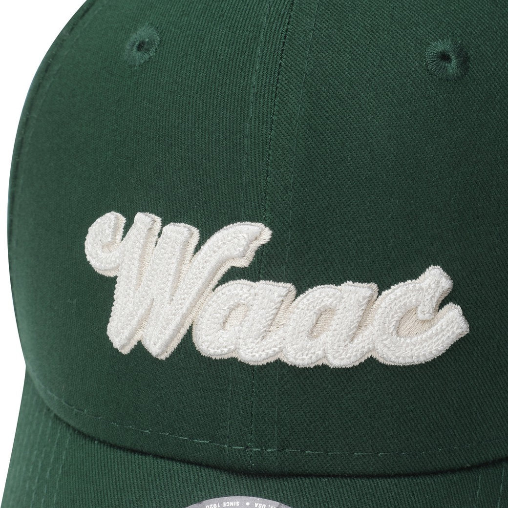 UNISEX NEW ERA 940 コットンロゴキャップ ダークグリーン