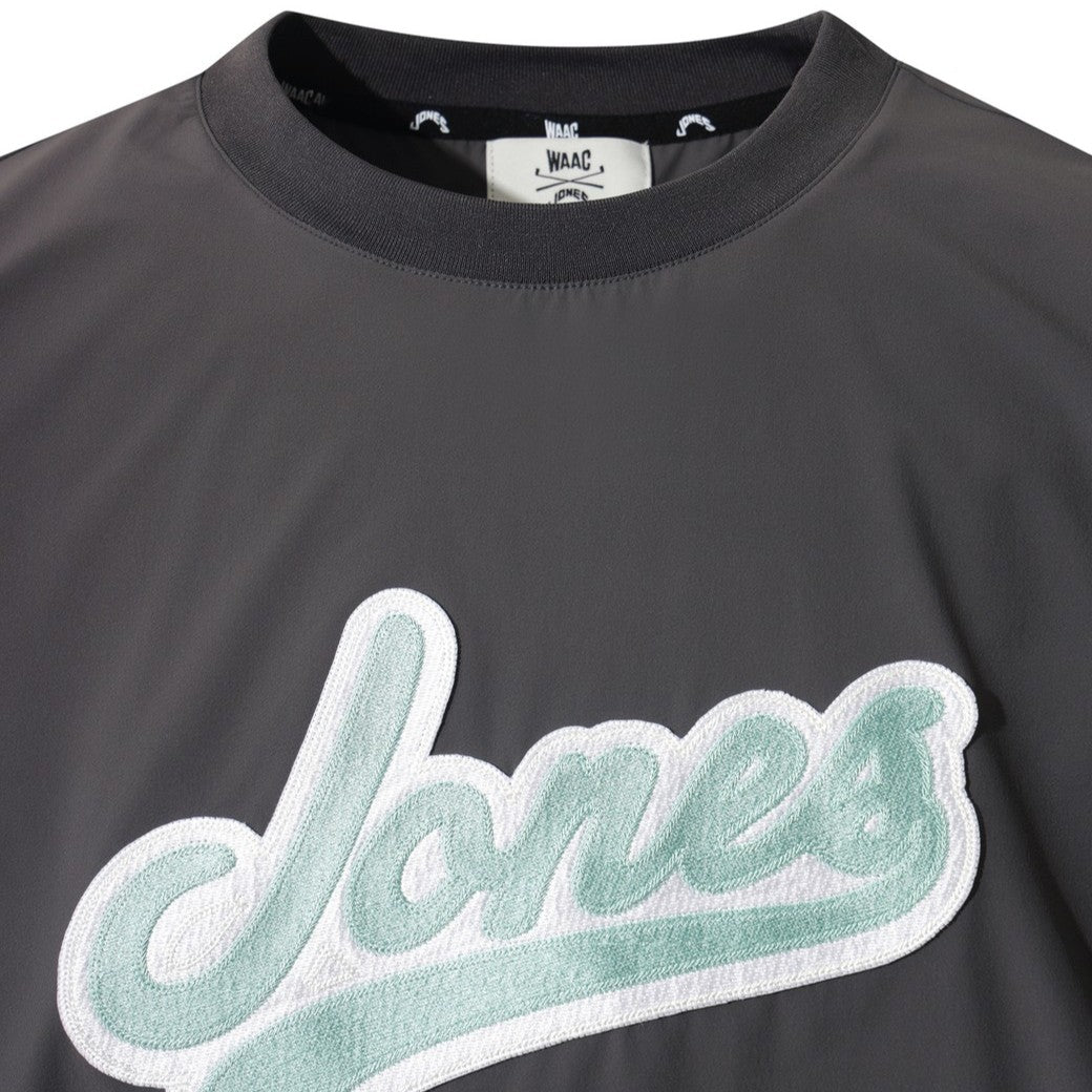 MEN カーブロゴ プルオーバー チャコール