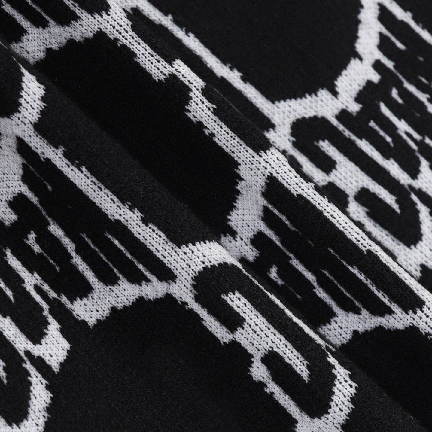 MEN WAACロゴパターンタートルネック ブラック