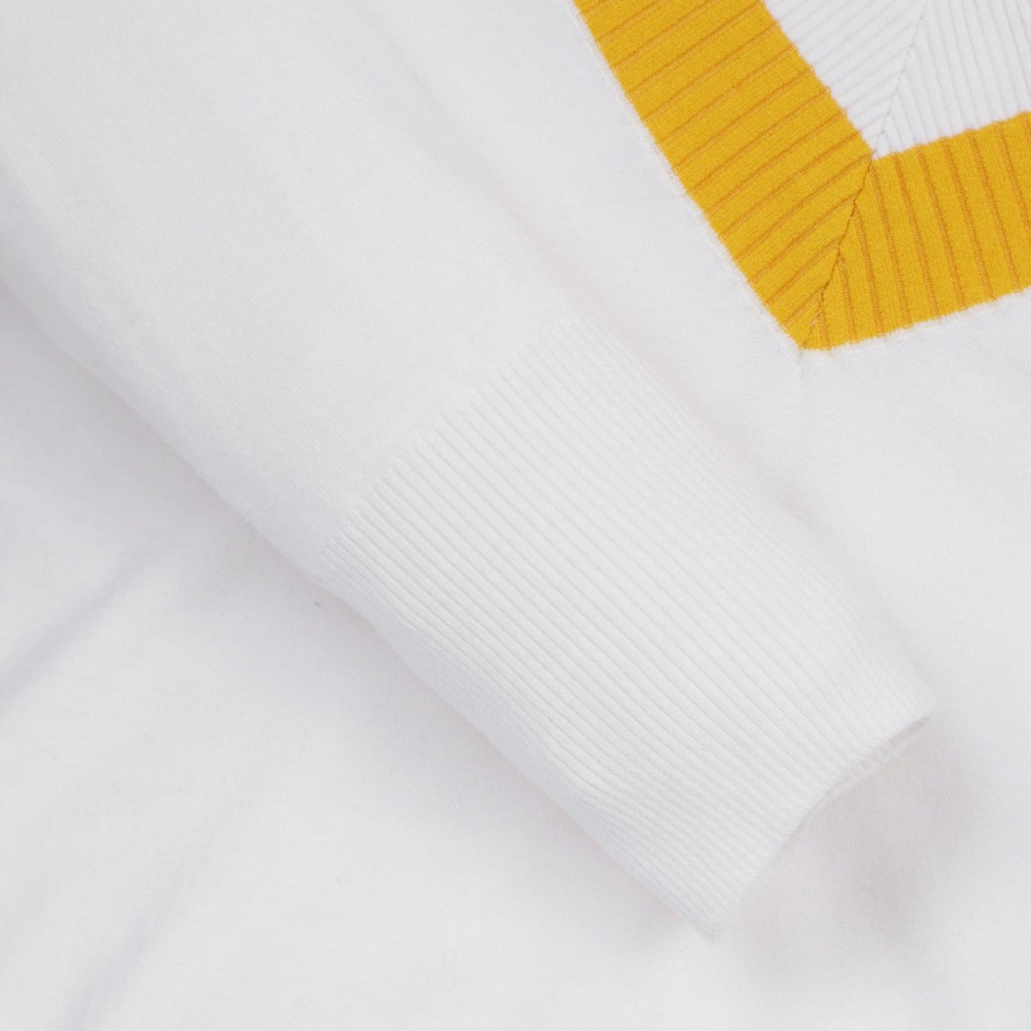 WOMEN V切替タートルネック アイボリー