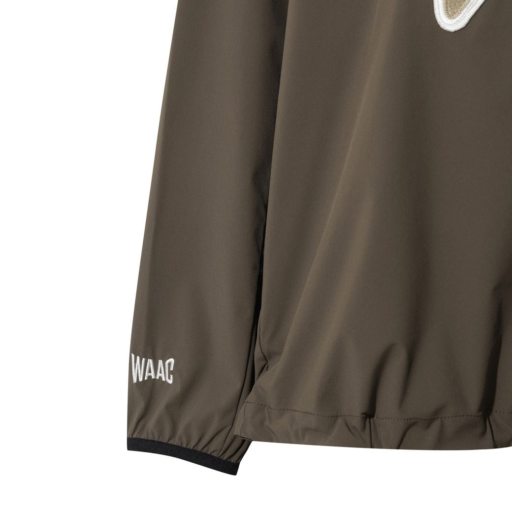 【WAAC X JONES】WOMEN カーブロゴプルオーバー ブラウン