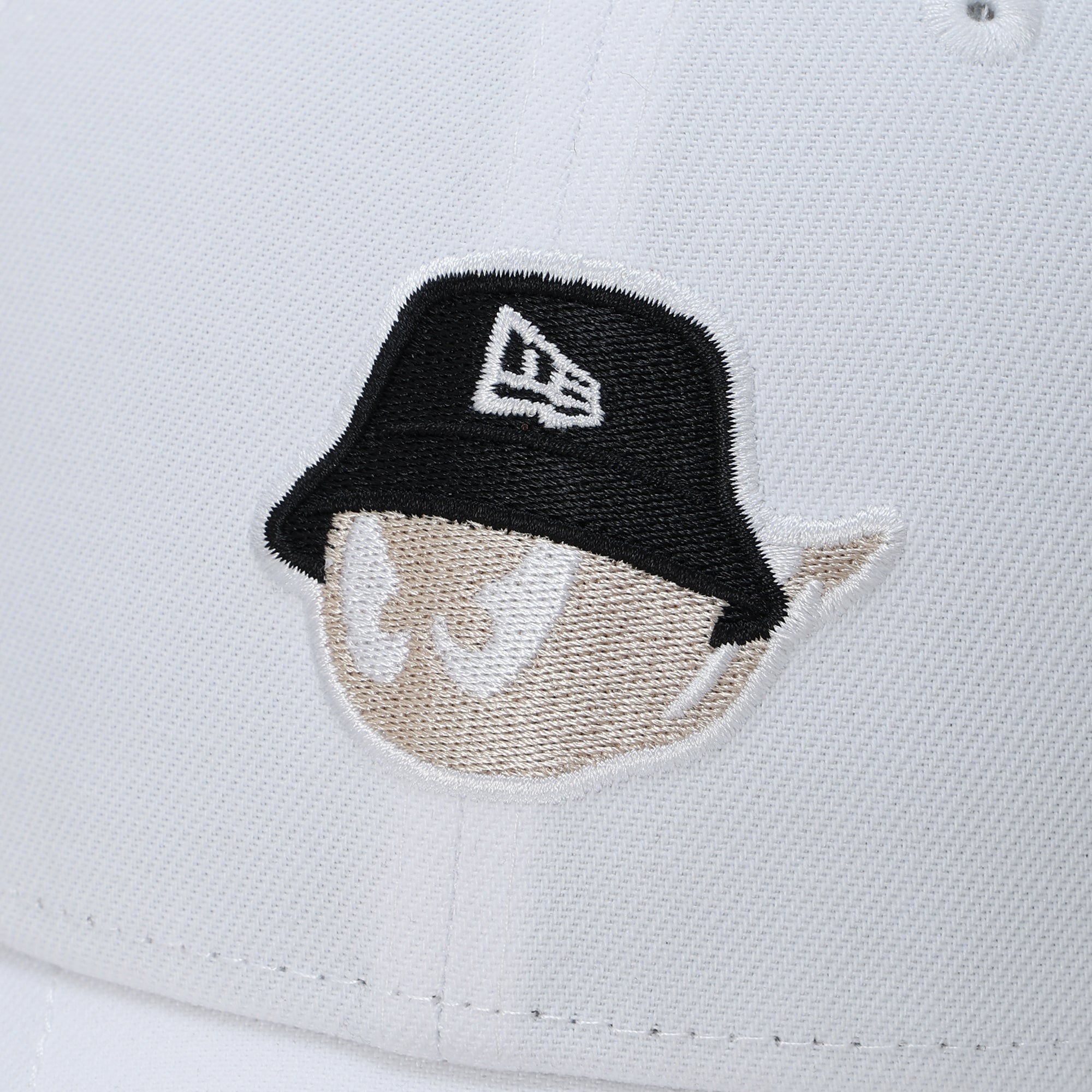 UNISEX NEW ERA×WAAC 9FORTYマーカー付きキャップ ホワイト