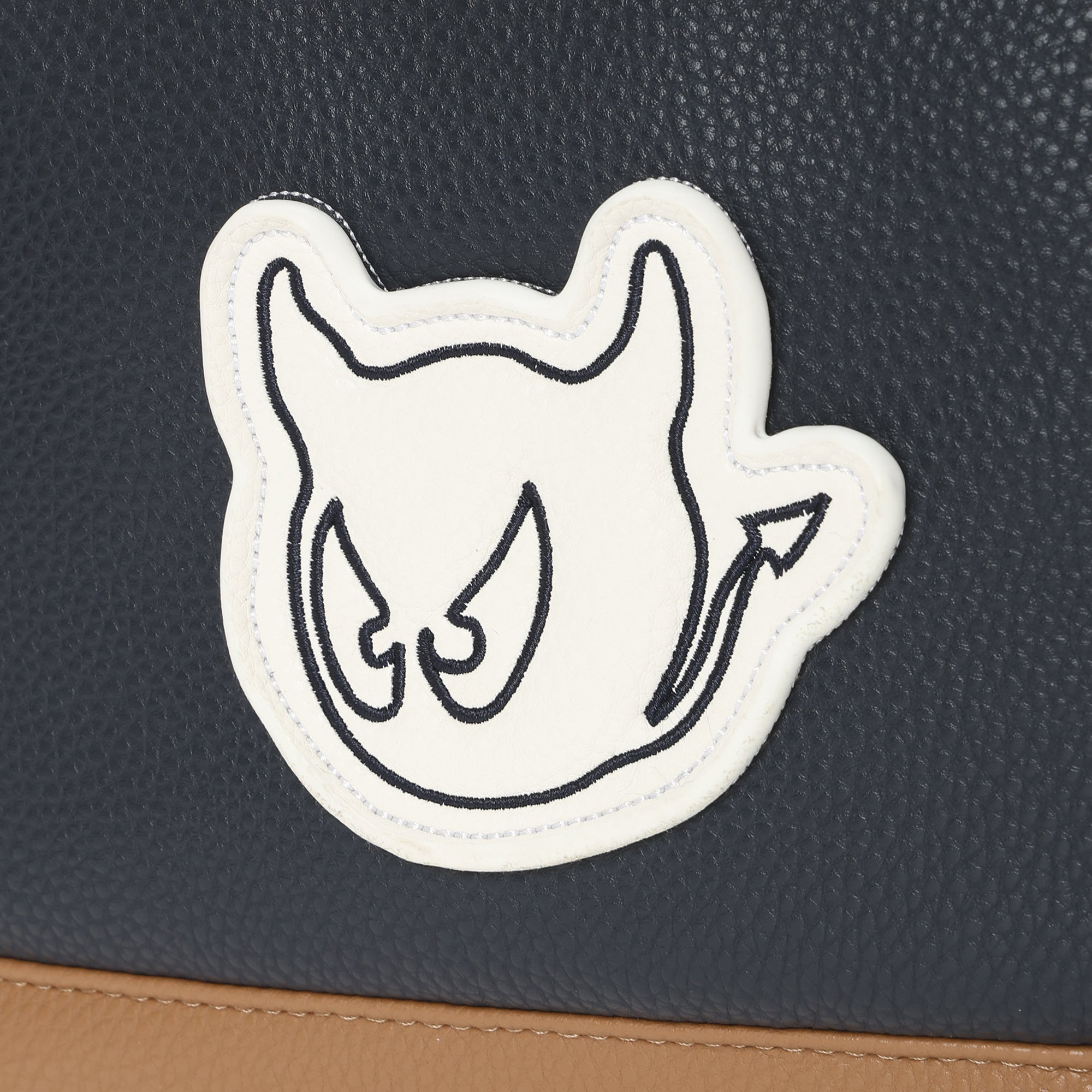 Grainy Synthetic Leather カートバッグ アイボリー