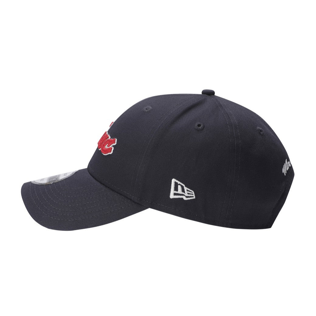 25SS 新作】UNISEX NEW ERA 940 コットンロゴキャップ ネイビー